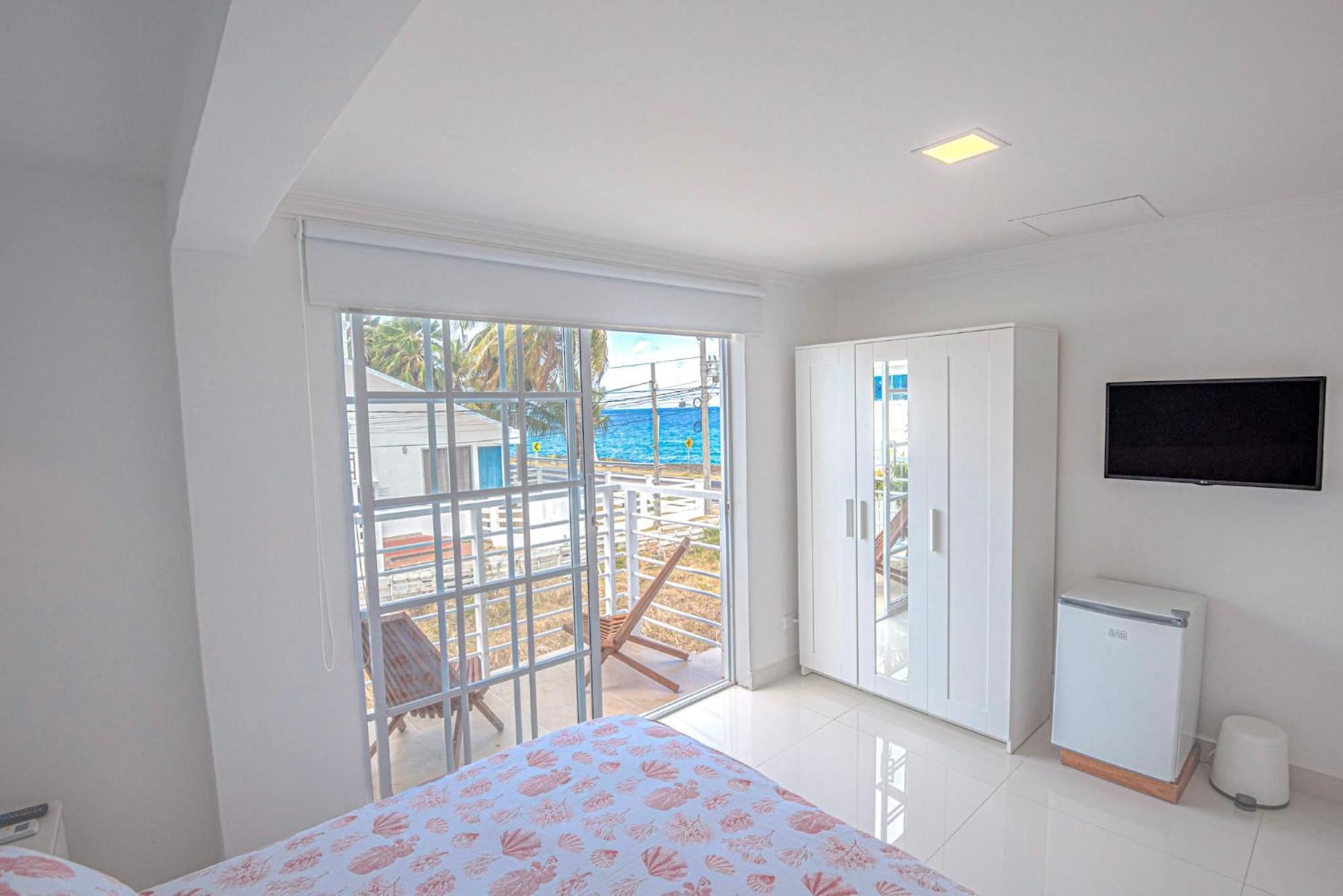 By The Sea Guest House San Andres  Bagian luar foto